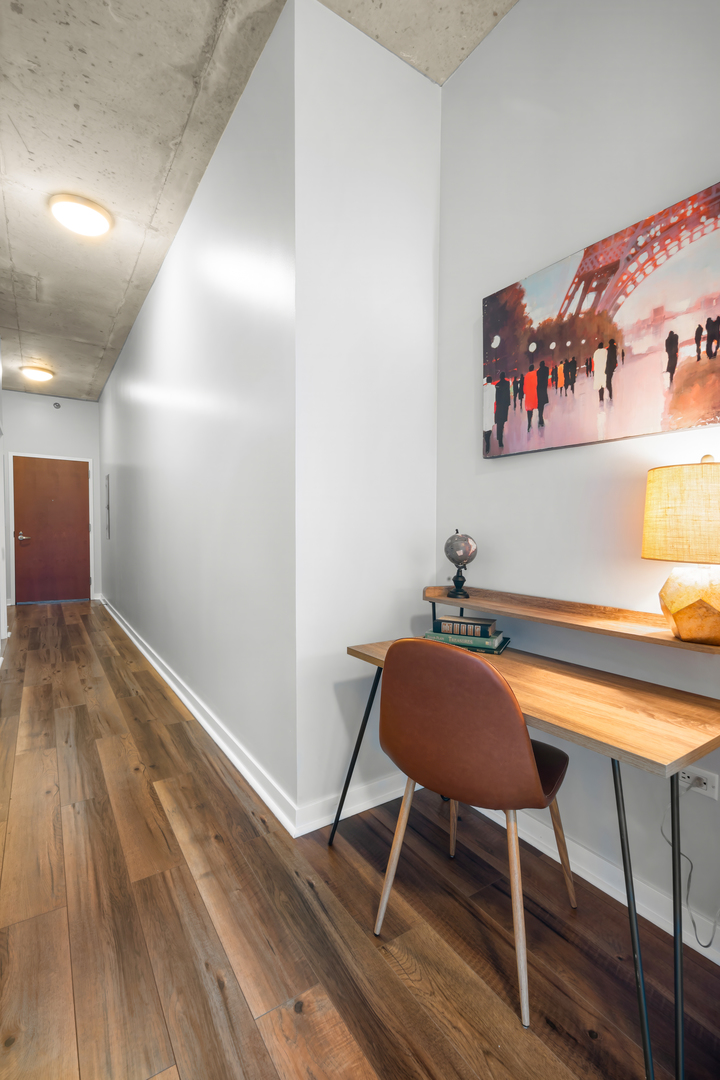 235 West Van Buren Street, Unit 3615 Chicago, IL 60607 - Photo 8 of 21