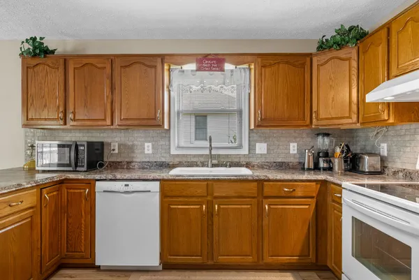 $297,500 | 1230 Bark Ridge Circle, Hopkinsville, KY 42240