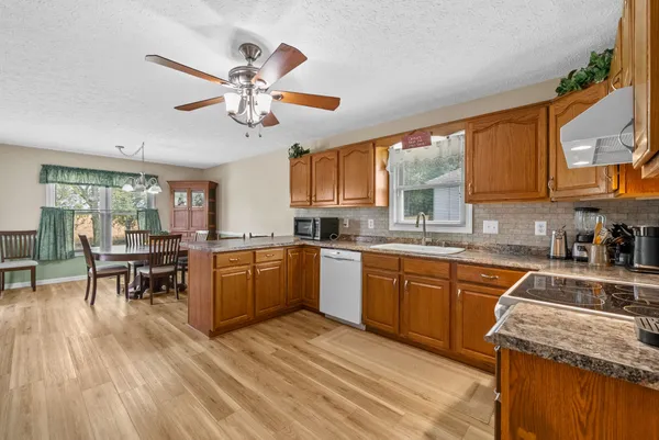 $297,500 | 1230 Bark Ridge Circle, Hopkinsville, KY 42240