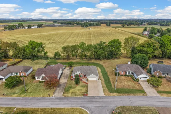 $297,500 | 1230 Bark Ridge Circle, Hopkinsville, KY 42240