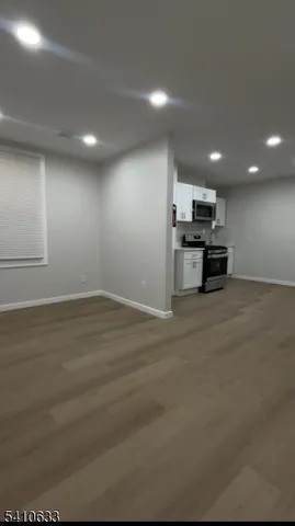 $2,100 | 178 3rd Street, Unit 4, Elizabeth Port, NJ 07206