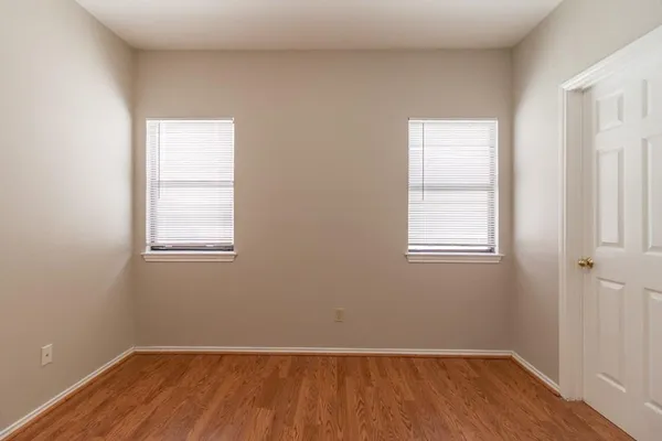 $1,100 | 706 West 22nd Street, Unit 307, Austin, TX 78705