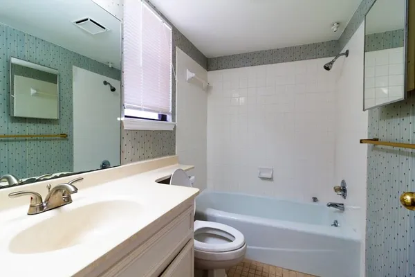 $1,100 | 706 West 22nd Street, Unit 307, Austin, TX 78705