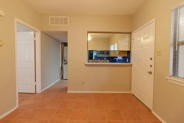 $1,100 | 706 West 22nd Street, Unit 307, Austin, TX 78705