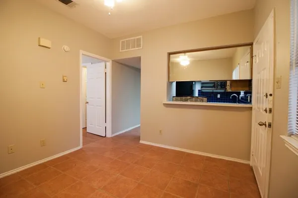 $1,100 | 706 West 22nd Street, Unit 307, Austin, TX 78705