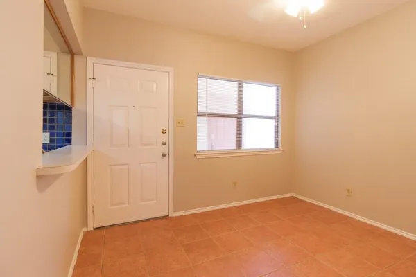 $1,100 | 706 West 22nd Street, Unit 307, Austin, TX 78705