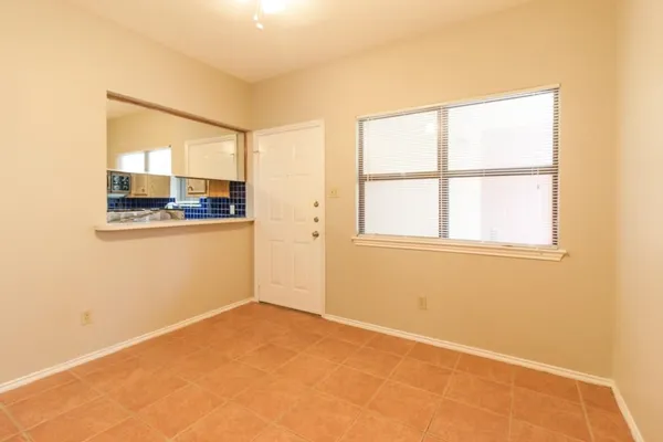 $1,100 | 706 West 22nd Street, Unit 307, Austin, TX 78705