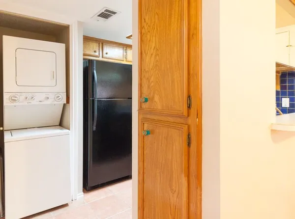 $1,100 | 706 West 22nd Street, Unit 307, Austin, TX 78705