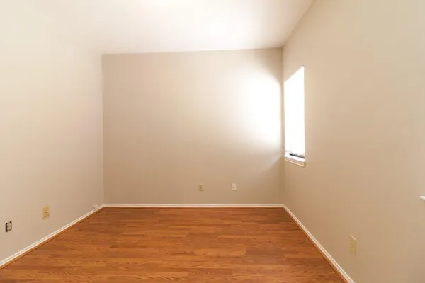 $1,100 | 706 West 22nd Street, Unit 307, Austin, TX 78705