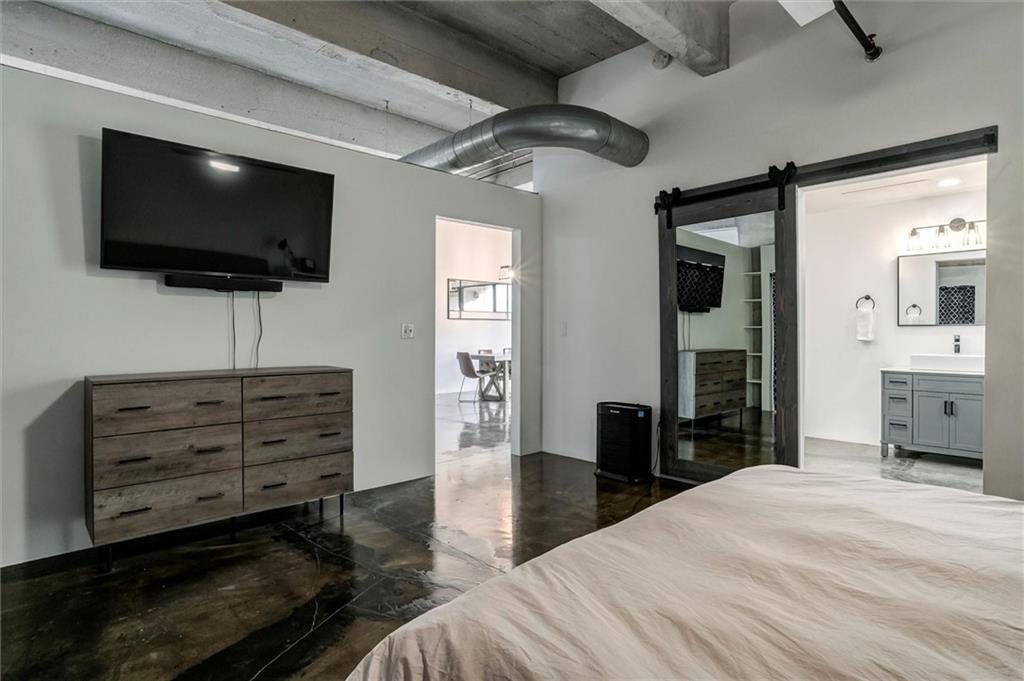 360 West Pershing Road, Unit 230 Kansas City, MO 64108 - Photo 11 of 36