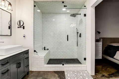 $455,000 | 360 West Pershing Road, Unit 230, Kansas City, MO 64108