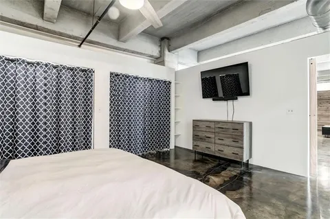 $455,000 | 360 West Pershing Road, Unit 230, Kansas City, MO 64108