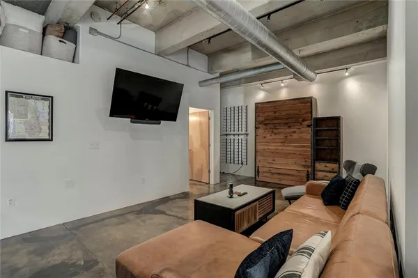 $455,000 | 360 West Pershing Road, Unit 230, Kansas City, MO 64108