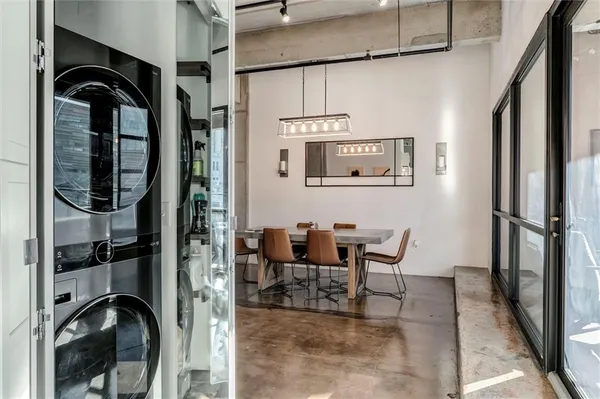 $455,000 | 360 West Pershing Road, Unit 230, Kansas City, MO 64108