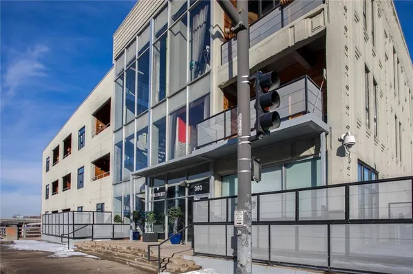 $455,000 | 360 West Pershing Road, Unit 230, Kansas City, MO 64108