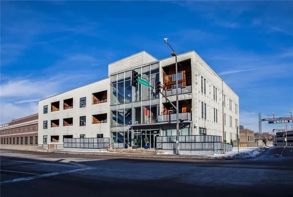 $455,000 | 360 West Pershing Road, Unit 230, Kansas City, MO 64108