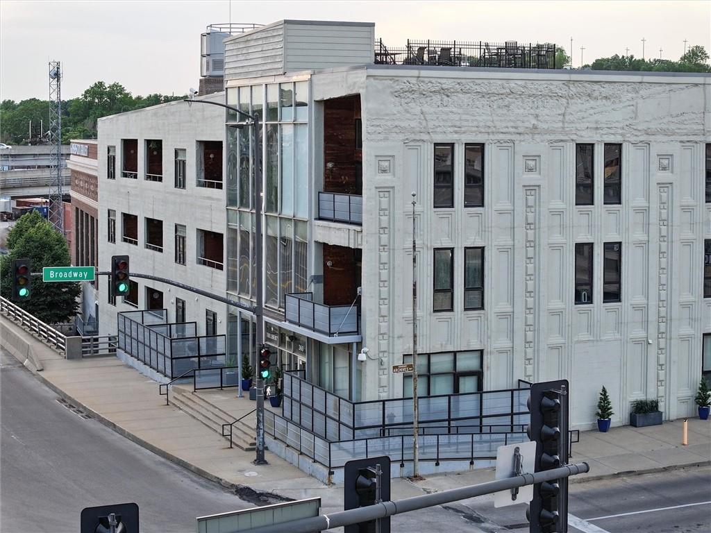 360 West Pershing Road, Unit 230 Kansas City, MO 64108 - Photo 39 of 43