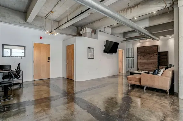 $455,000 | 360 West Pershing Road, Unit 230, Kansas City, MO 64108