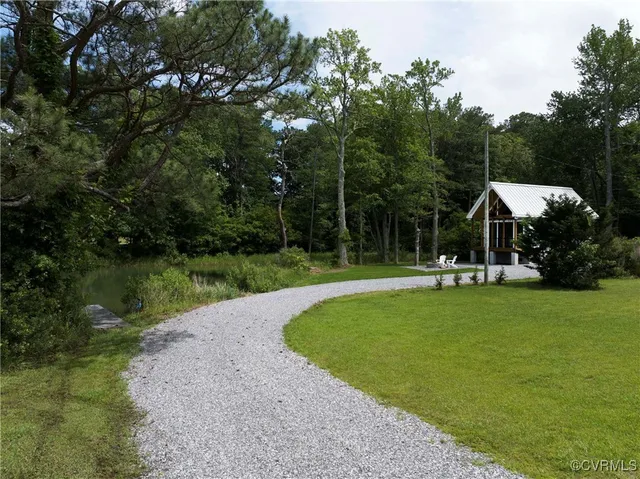a view of a garden and basketball court