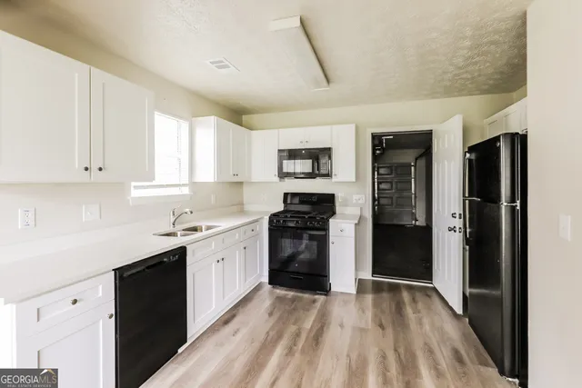 $2,035 | 7282 Williamsburg Drive, Riverdale, GA 30274