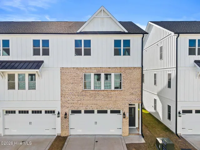 $579,500 | 828 Anchors Bend Way, Unit 5, Wilmington, NC 28411