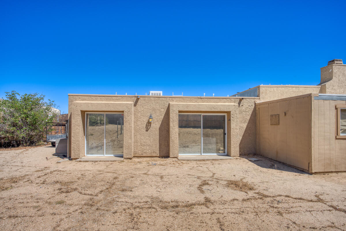 8588 Taft Court Yucca Valley, CA 92284 - Photo 22 of 29 43