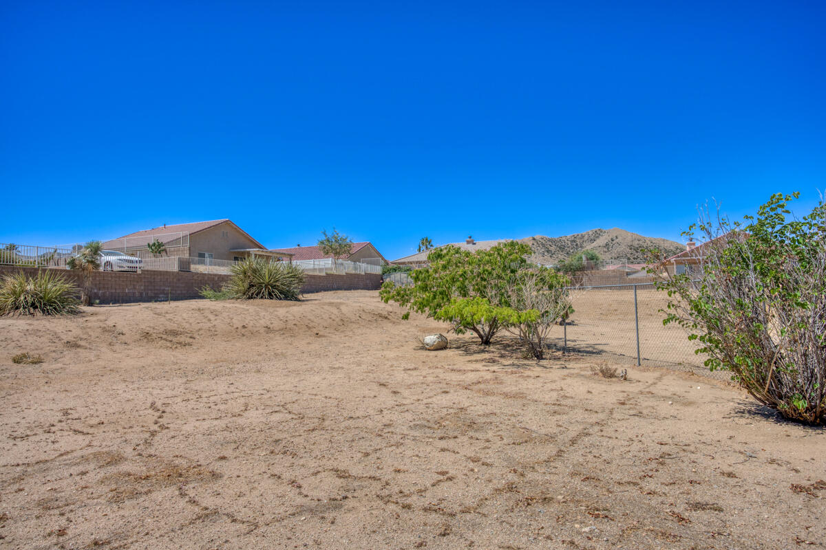 8588 Taft Court Yucca Valley, CA 92284 - Photo 24 of 29 49