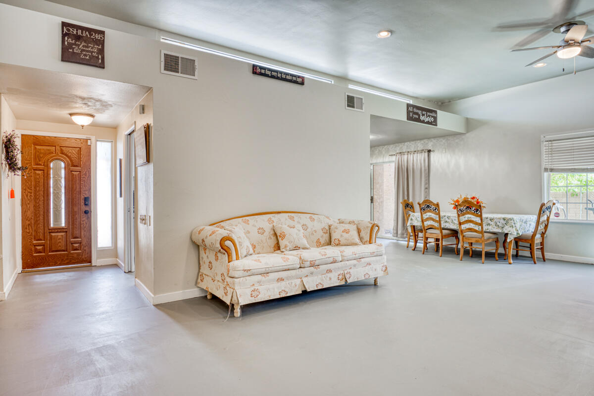 8588 Taft Court Yucca Valley, CA 92284 - Photo 4 of 29 13