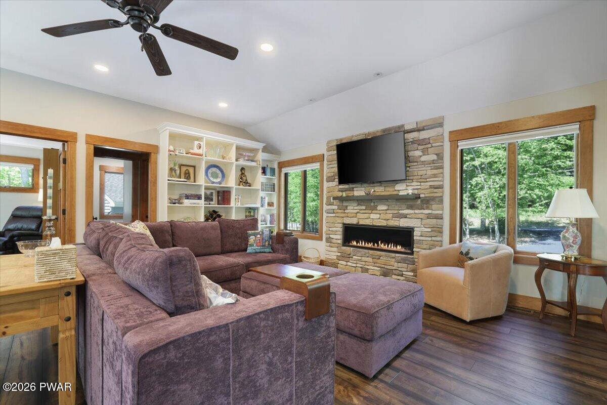 2350 Eagle Path Bushkill, PA 18324 - Photo 12 of 53