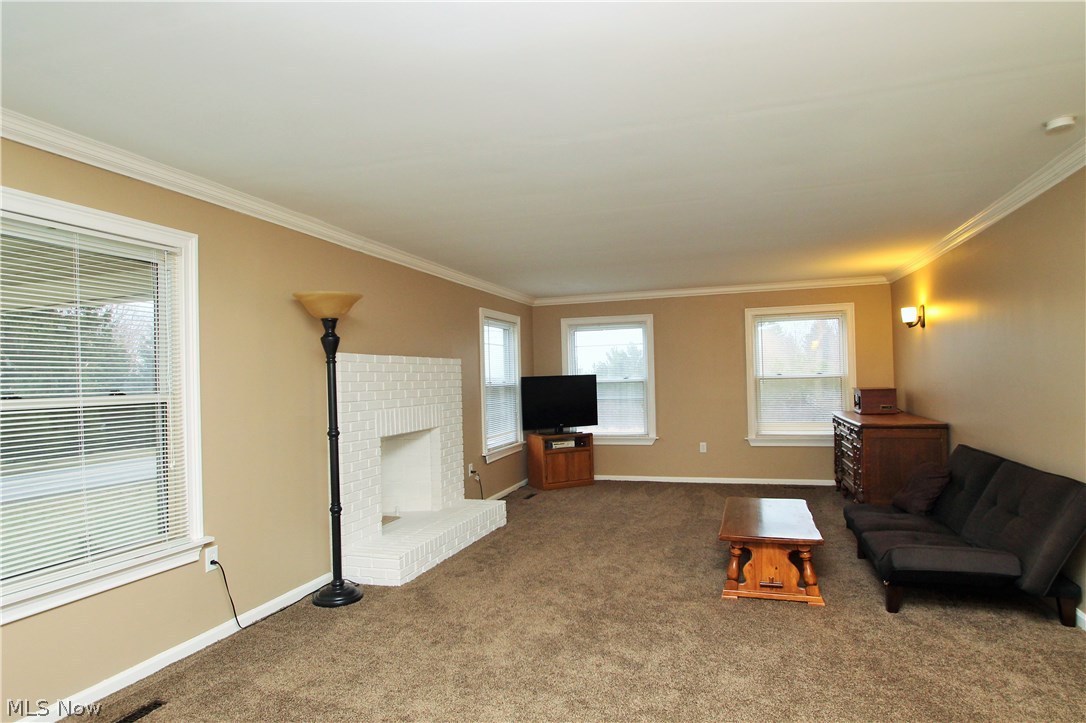 856 Reimer Road Wadsworth, OH 44281 - Photo 4 of 34