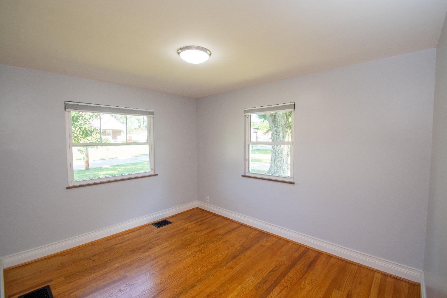 5576 Samver Road Cincinnati, OH 45239 - Photo 9 of 32