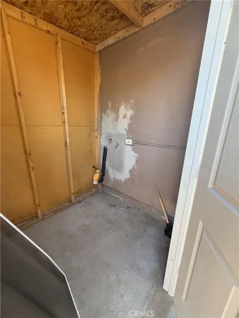 $2,700 | 43051 Yew Street, Lancaster, CA 93536