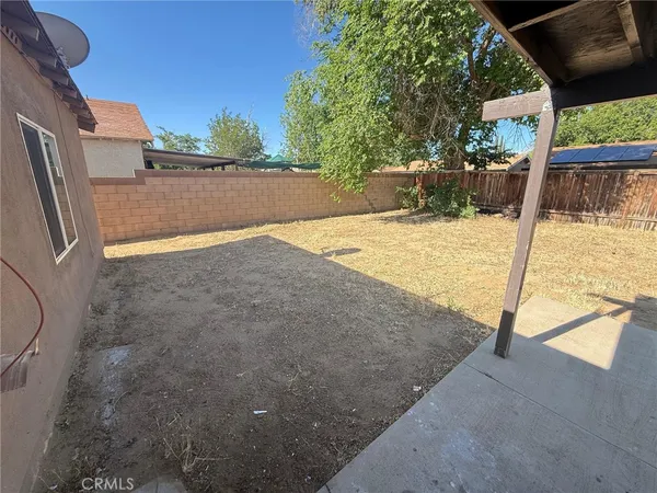 $2,700 | 43051 Yew Street, Lancaster, CA 93536