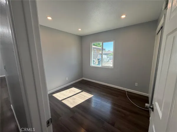 $2,700 | 43051 Yew Street, Lancaster, CA 93536