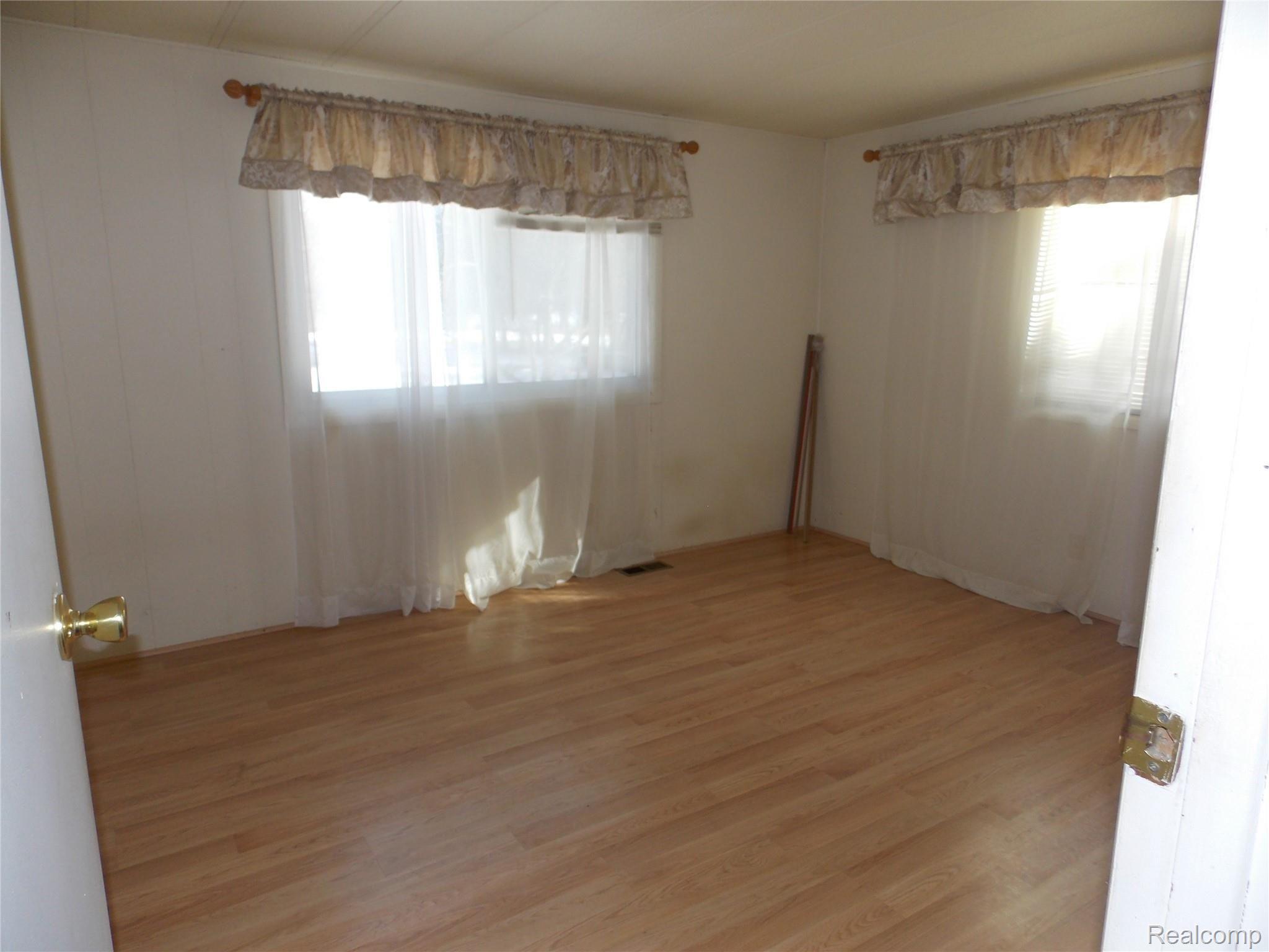629 North Wilder Road Lapeer, MI 48446 - Photo 12 of 19 DSCN3524.JPG