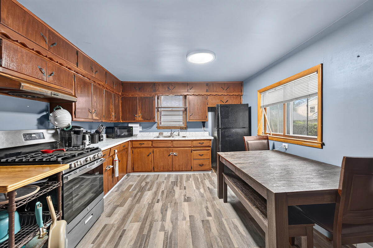 1425 South Street Racine, WI 53402 - Photo 7 of 20 Kitchen