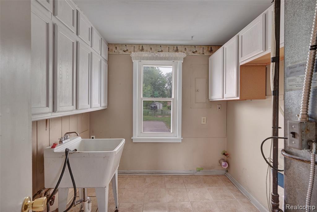 4901 Pointe Tremble Road Algonac, MI 48001 - Photo 15 of 45