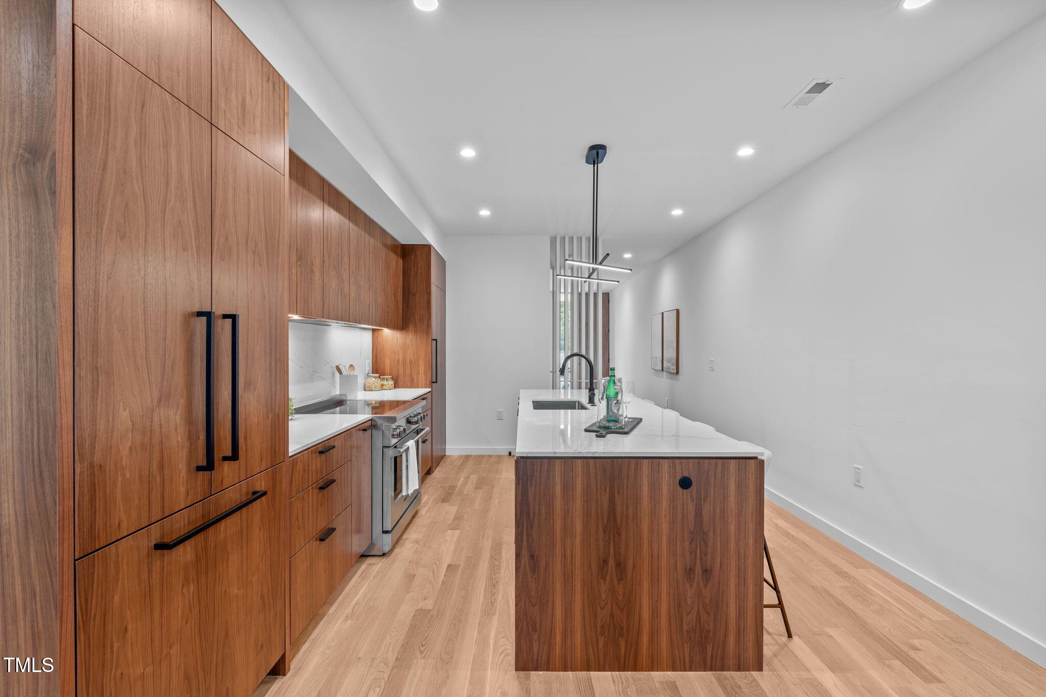 501 South Bloodworth Street, Unit 104 Raleigh, NC 27601 - Photo 9 of 56 IDYLE_8a