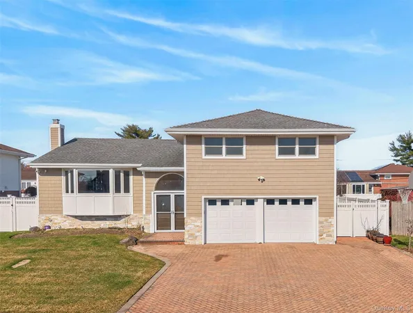 $1,350,000 | 38 South Oaks Boulevard, Plainview, NY 11803