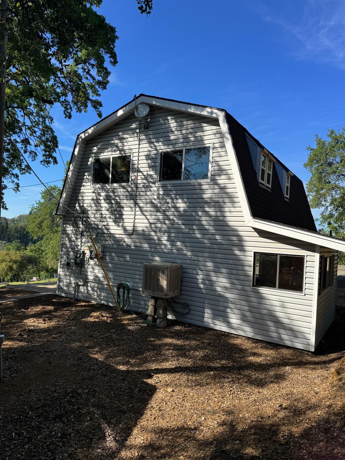 670 Stone House Road Auburn, CA 95603 - Photo 4 of 46 a view of a large building