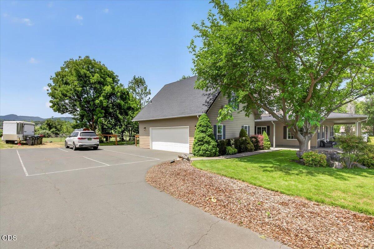 1760 Minear Road Medford, OR 97501 - Photo 5 of 56 Gallery Image 5