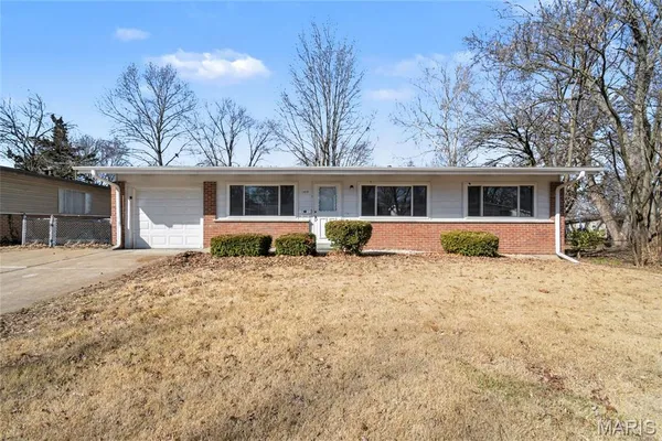 $174,900 | 1475 Nashua Drive, Florissant, MO 63033