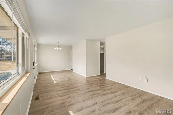 $174,900 | 1475 Nashua Drive, Florissant, MO 63033