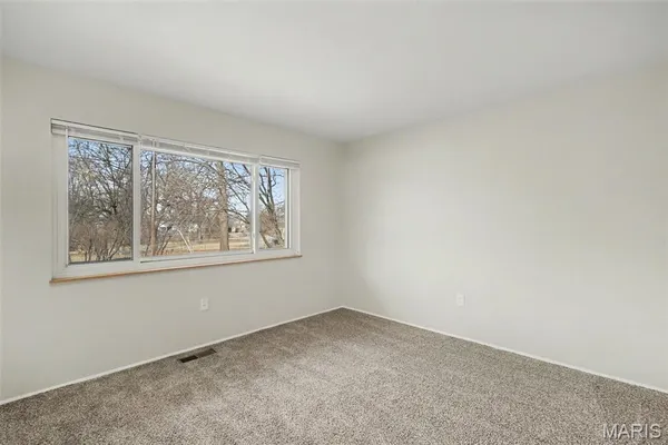 $174,900 | 1475 Nashua Drive, Florissant, MO 63033