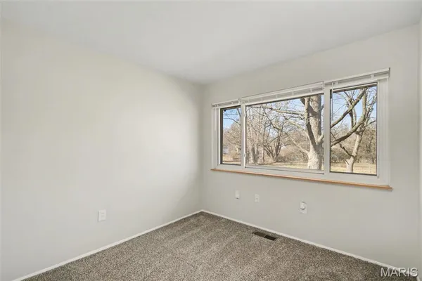 $174,900 | 1475 Nashua Drive, Florissant, MO 63033