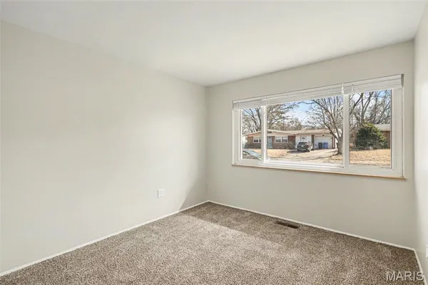 $174,900 | 1475 Nashua Drive, Florissant, MO 63033