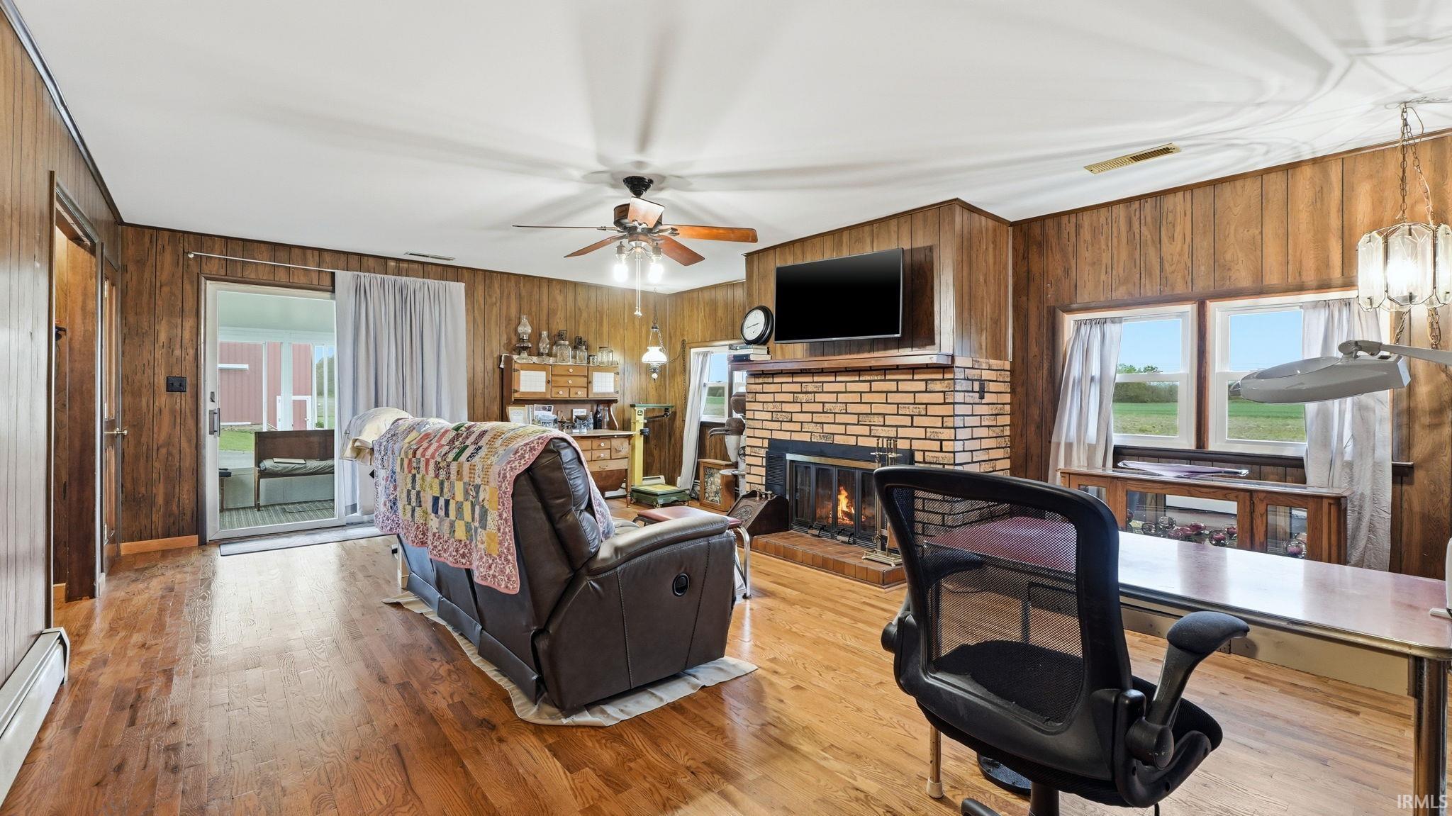1350 North Warren Road Huntington, IN 46750 - Photo 8 of 35 Gallery Image 8