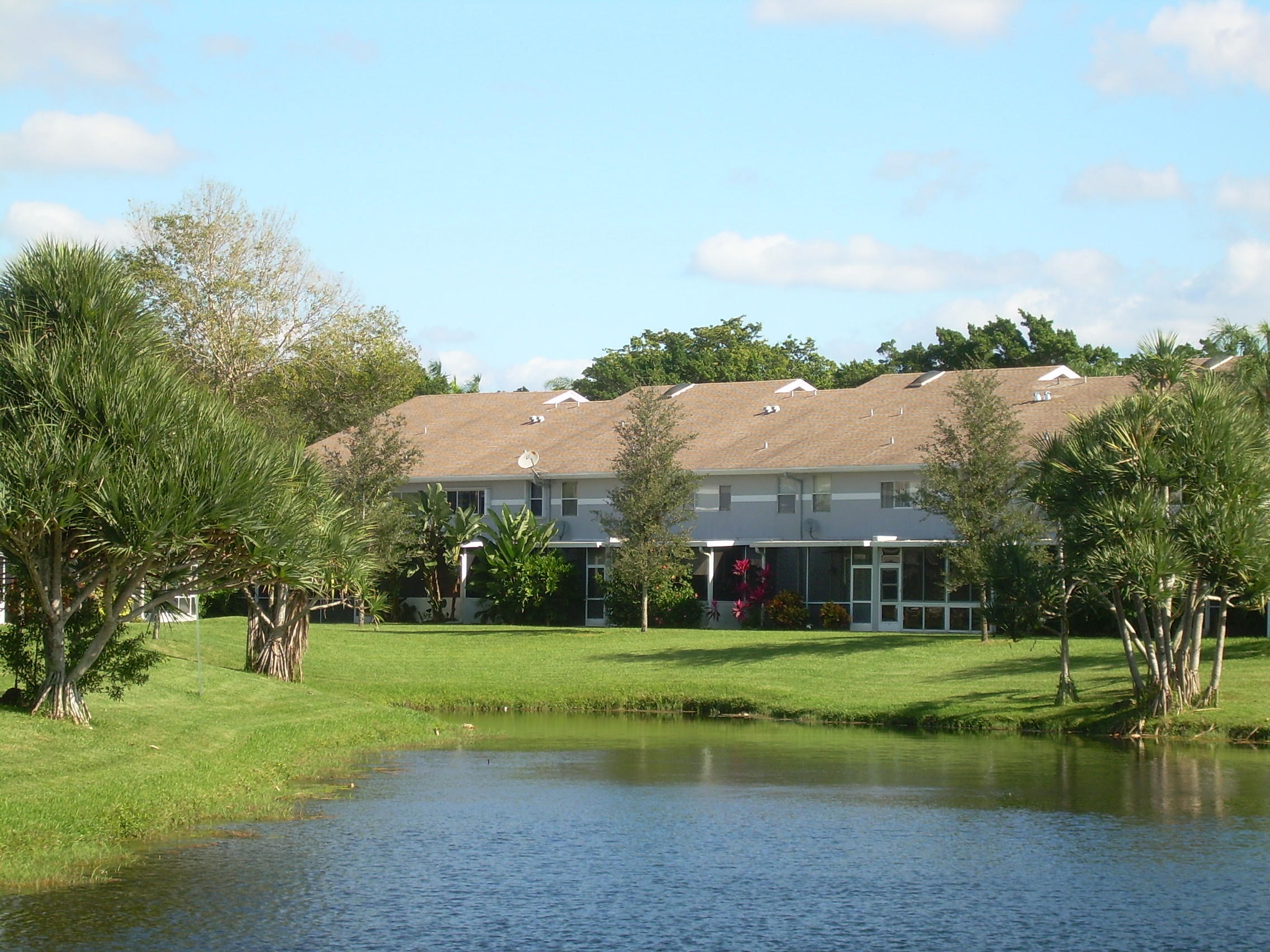 6053 Old Court Road, Unit 303 Boca Raton, FL 33433 - Photo 21 of 23 Rear view