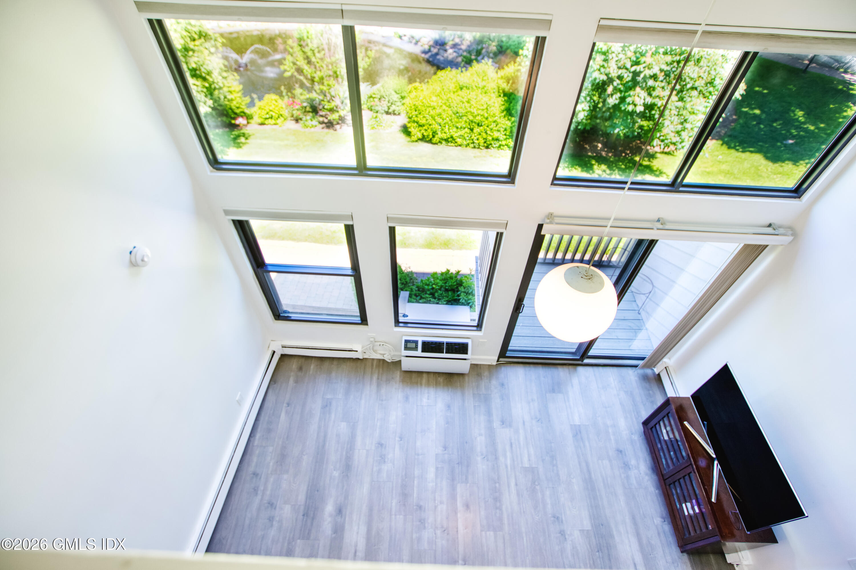 1465 East Putnam Avenue, Unit 327 Riverside, CT 06878 - Photo 13 of 32 1465 E Putnam Ave 327 (29)-34
