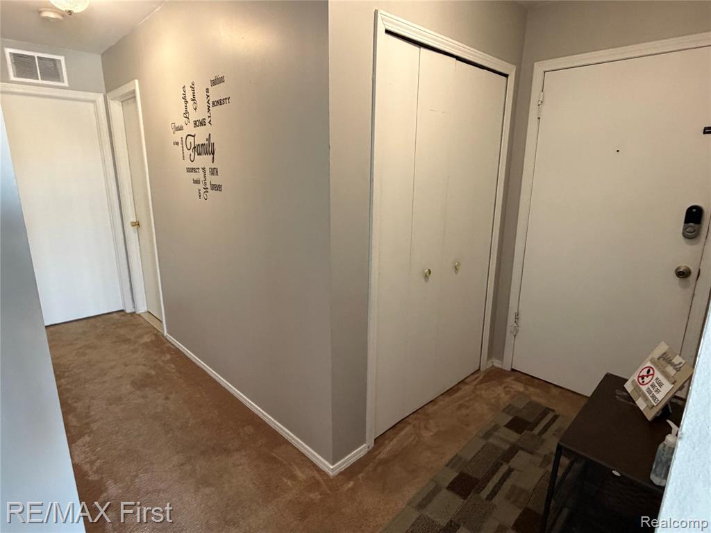 286 East Thirteen Mile Road, Unit 203 Madison Heights, MI 48071 - Photo 13 of 14